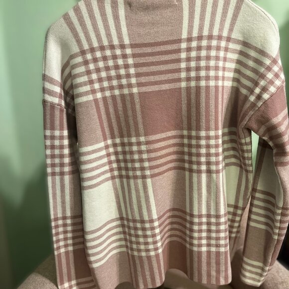 Max Studio Sweater Size L - Picture 3 of 3